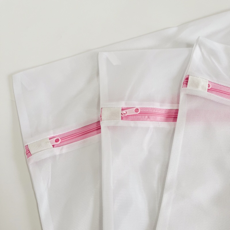 Fine Mesh Laundry Bag With Pink Zipper 